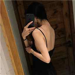 Сиина Симару (1960-), японская писательница