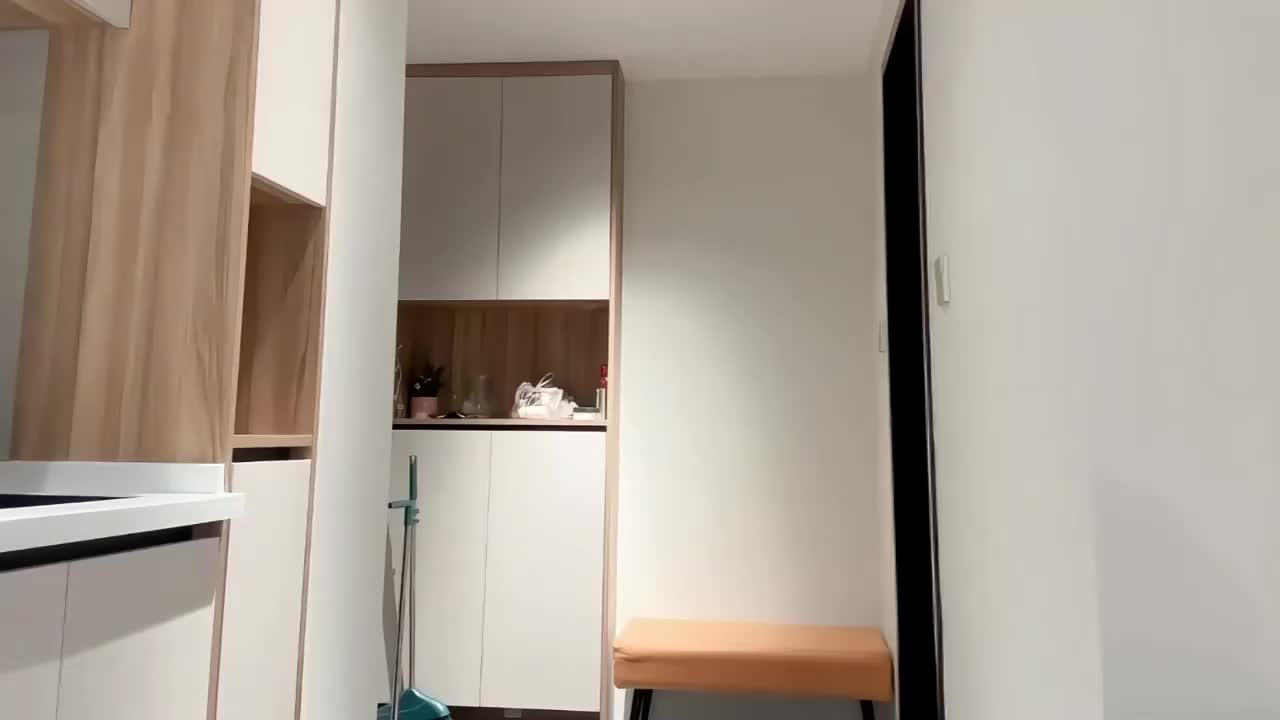 日本a v视频 - 【尝试40°鸡巴】婚后埋怨老公醒目你，求助前男友安抚她的小骚逼