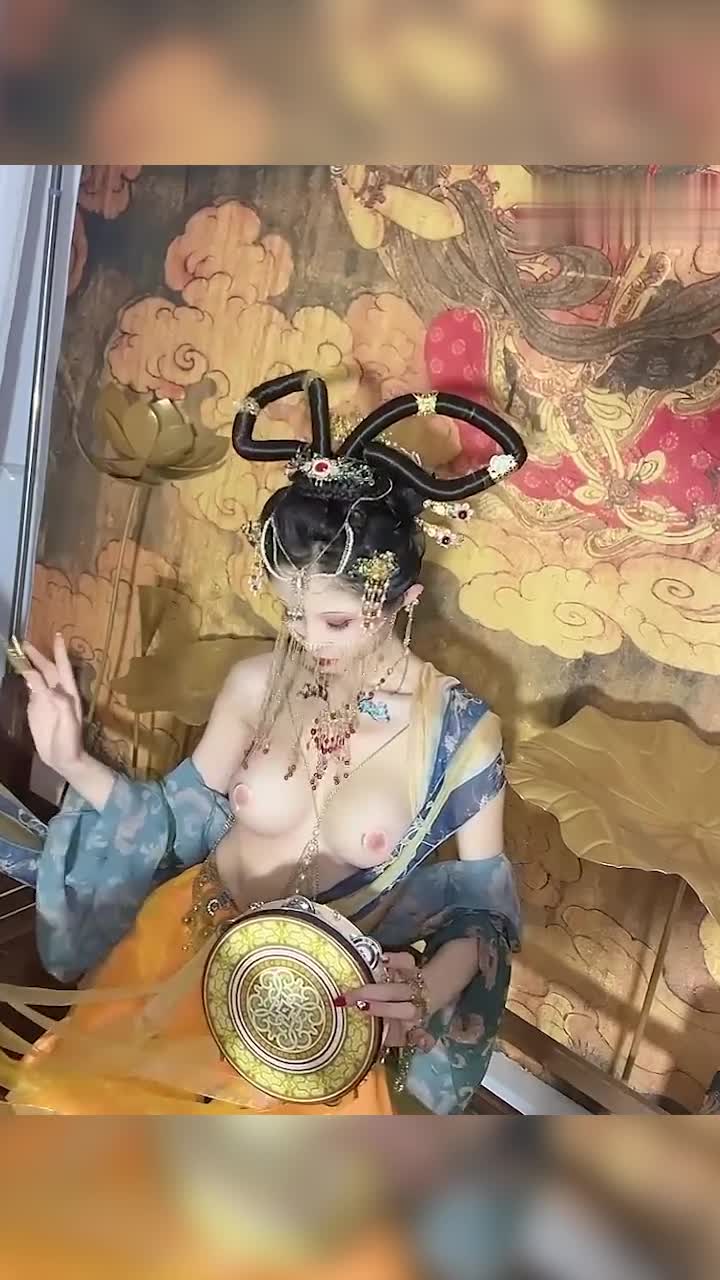 91porn porndude - 古代妃子穿越2023，画中仙古色鲜香酥乳玉体怪不得皇帝每天都要翻牌