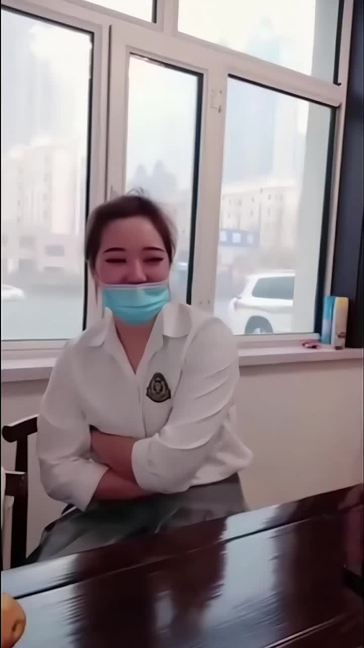 色情 网站 - 主任说哦鸡巴是费鸟，我硬起来把主任给操了