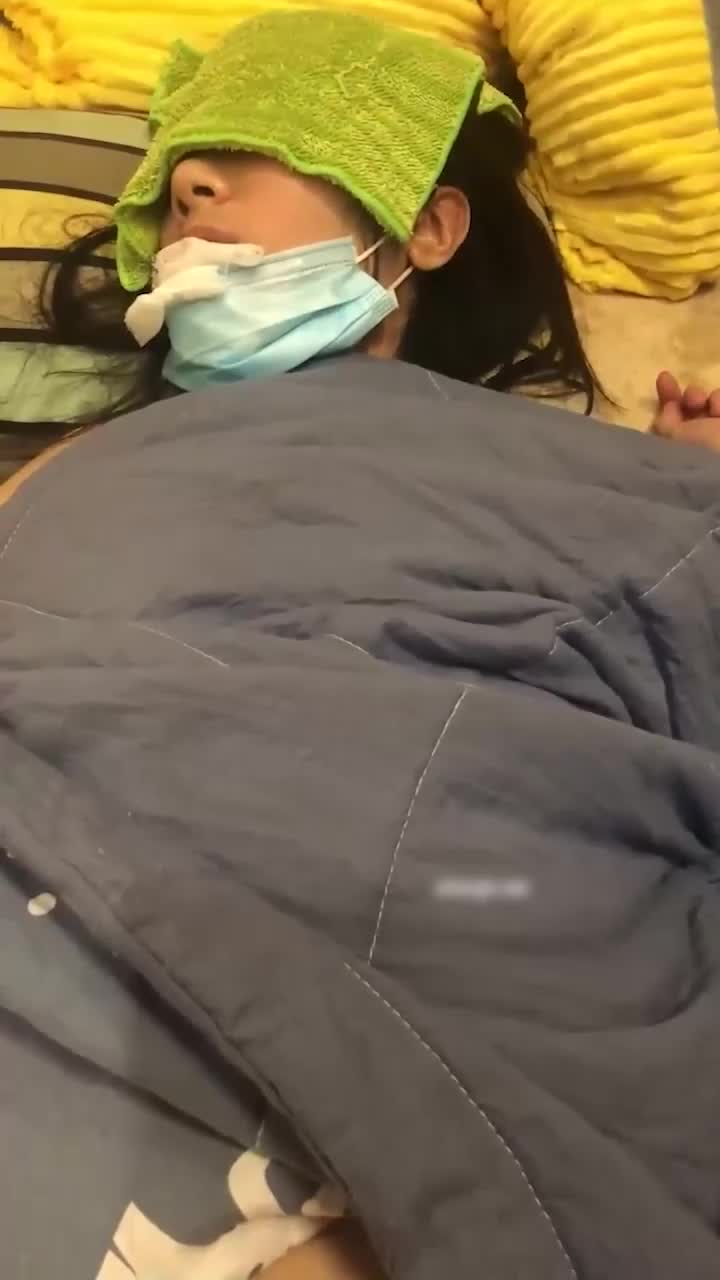 溫柔 做愛 - 迷翻女友，让好兄弟一起来开发屁眼，三洞齐开