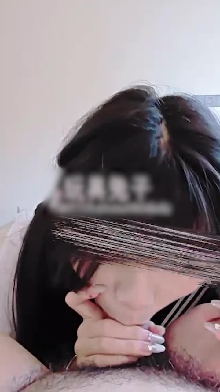 Truyện khiêu dâm trực tuyến - Em gái trở nên dâm đãng một cách khó tin