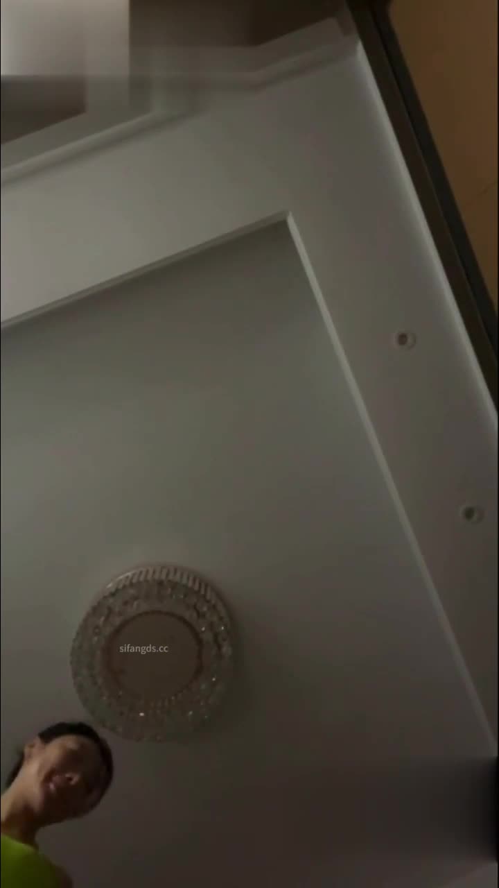 Tự quay AV nội địa - Người mẫu TikTok có 150.000 người theo dõi, cô gái có sự tương phản cực đoan, video bị rò rỉ do bị người tài trợ quan hệ tình dục.