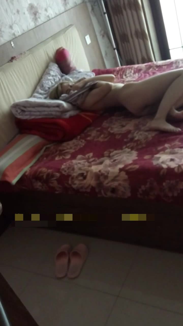 更衣 室 偷 拍 - 后入极短发妹