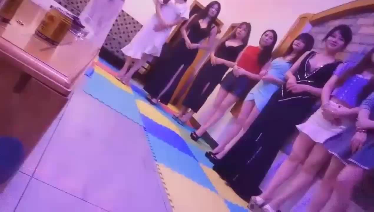 情 色 网址 大全 - 会所选妃帝王套餐全套打炮找一个喜欢的妹子到房间享受服务乖巧的妹子打炮过瘾