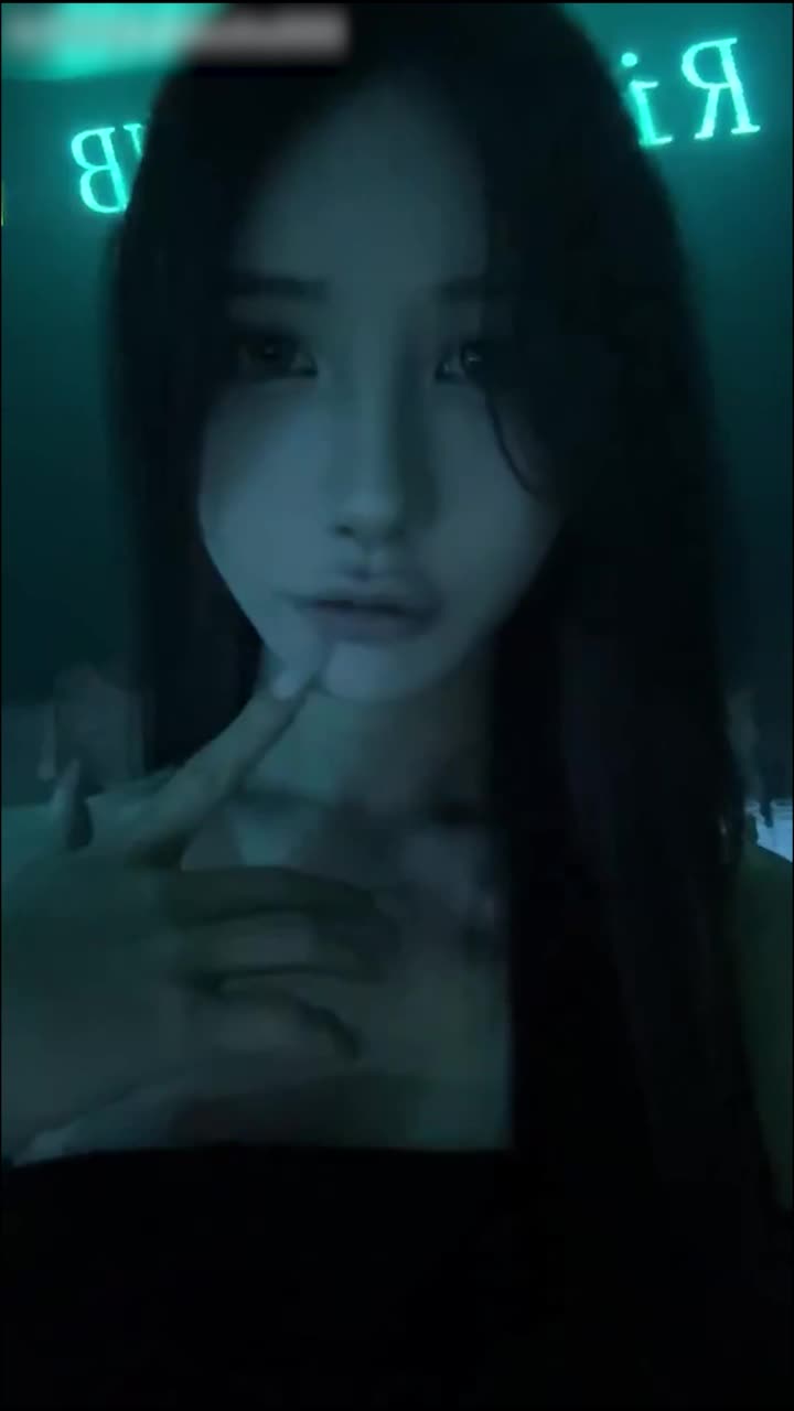 Bir sik ve sik yiyen süper pozitif bir kardeşle dolaptan çıkmaya hazırım.