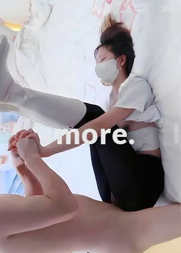 白靴加上最後中出 各种姿势换 真会玩