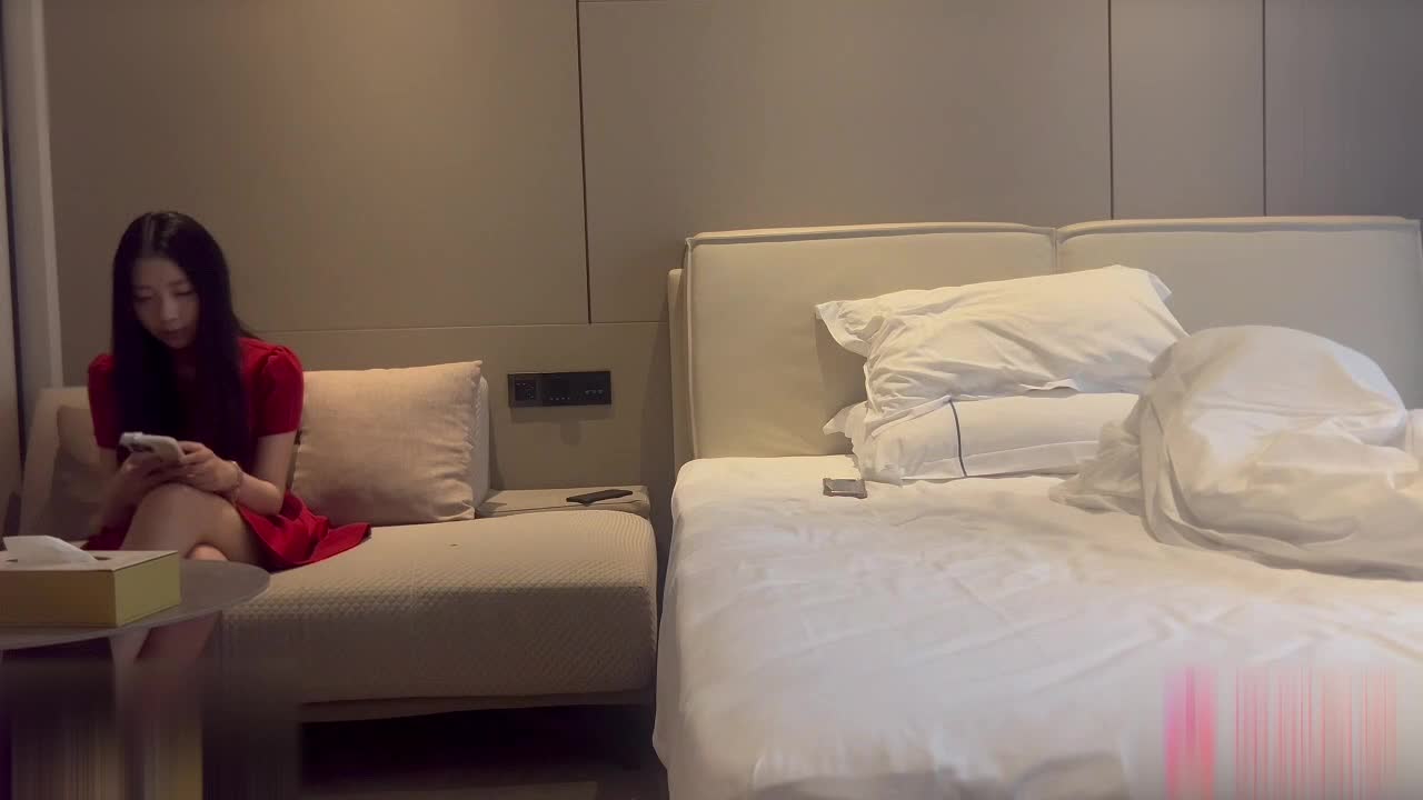 The girl with the beautiful breasts is very hard, and she keeps changing her position, all the way to the deepest part of her body.