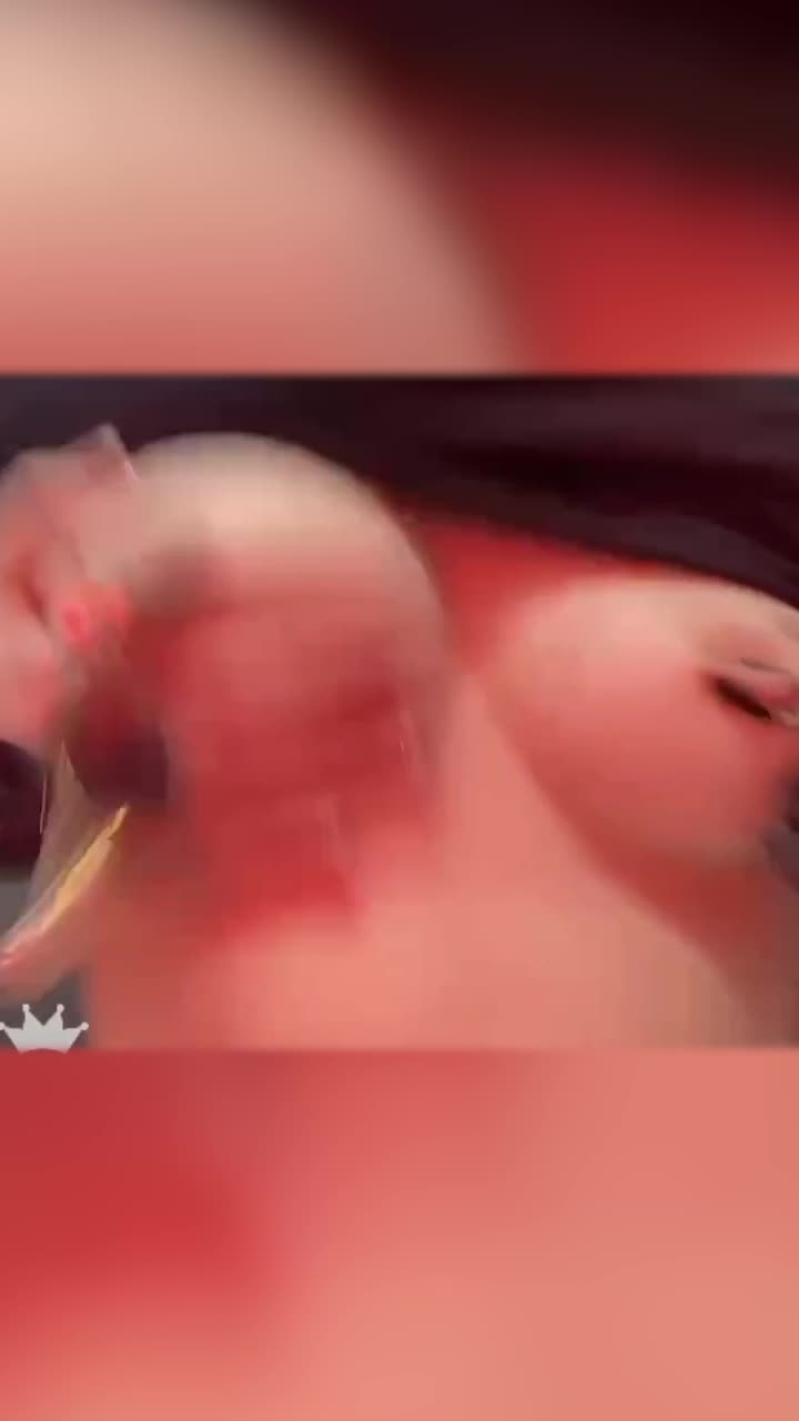 Что это за собака, которая отталкивает голову женщины, когда ей отсасывают, и кричит: "Нет!