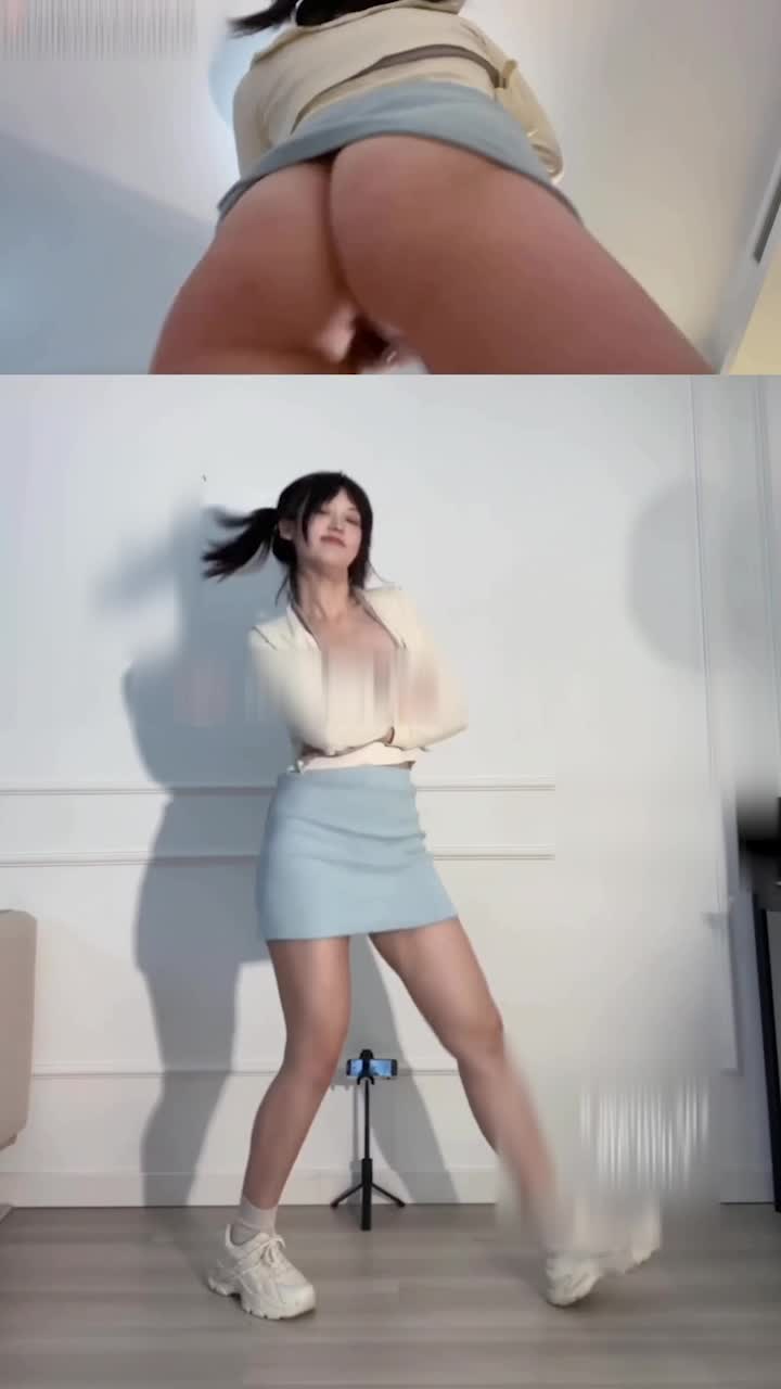 Người nổi tiếng trên TikTok với biệt danh "Ngô" có vòng ba quyến rũ, xem cô ấy nhảy múa khỏa thân sẽ khiến tâm trạng của bạn trở nên tốt hơn.