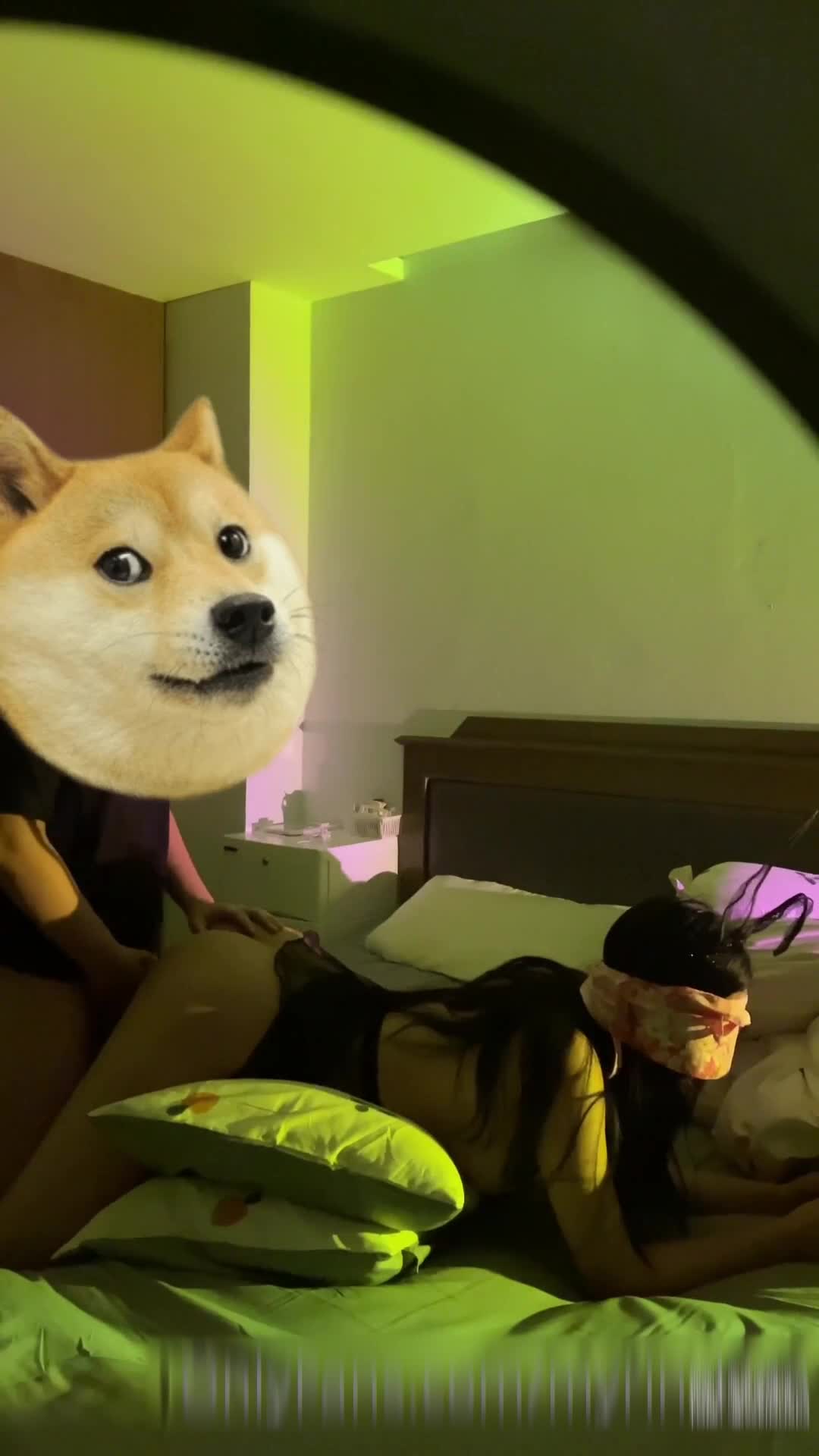 Прекрасно выполненный, распутный абалон. Вы можете кончить пальцами.