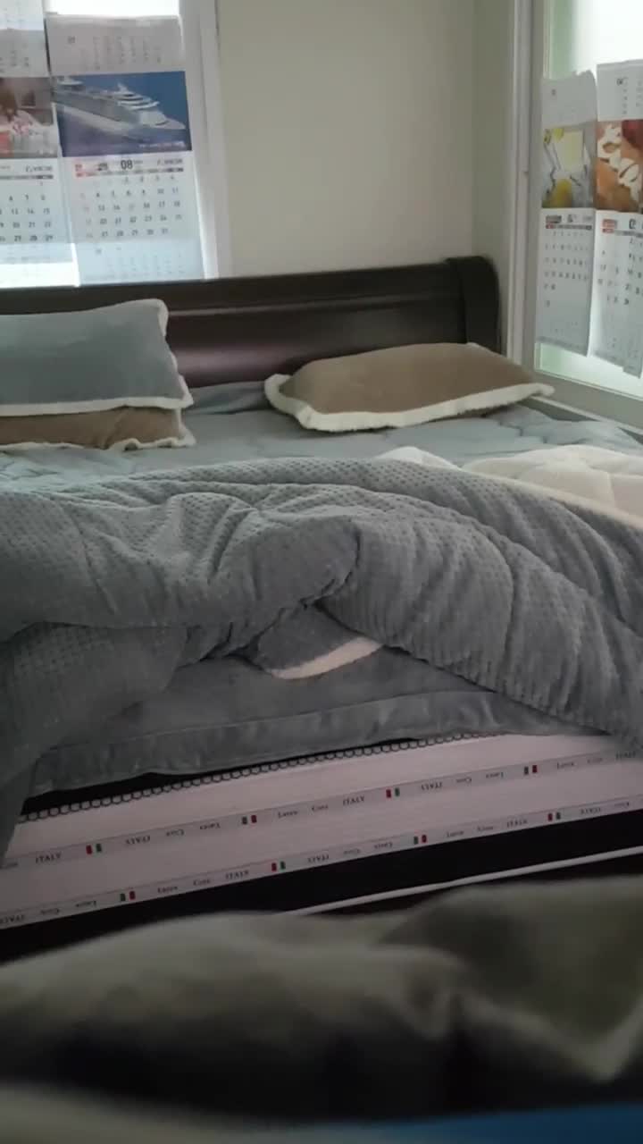 Мужчина, который трахает мужчину, и женщина, которая трахает противоречивую сучку из ее белой мякоти и издает непристойные звуки ~~ 100 баллов