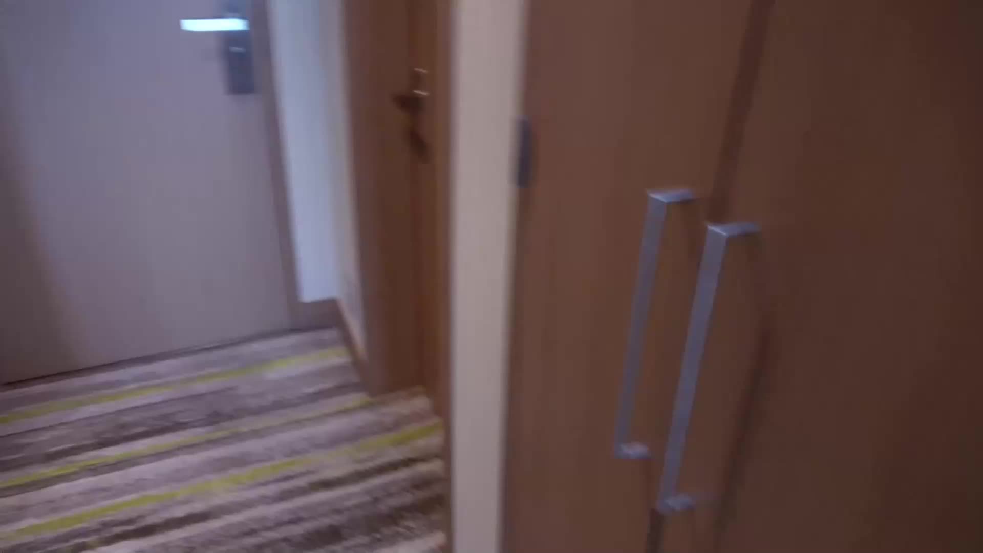 Après l'école, j'ai eu une relation avec un garçon à qui je ne parlais que sur les médias sociaux.