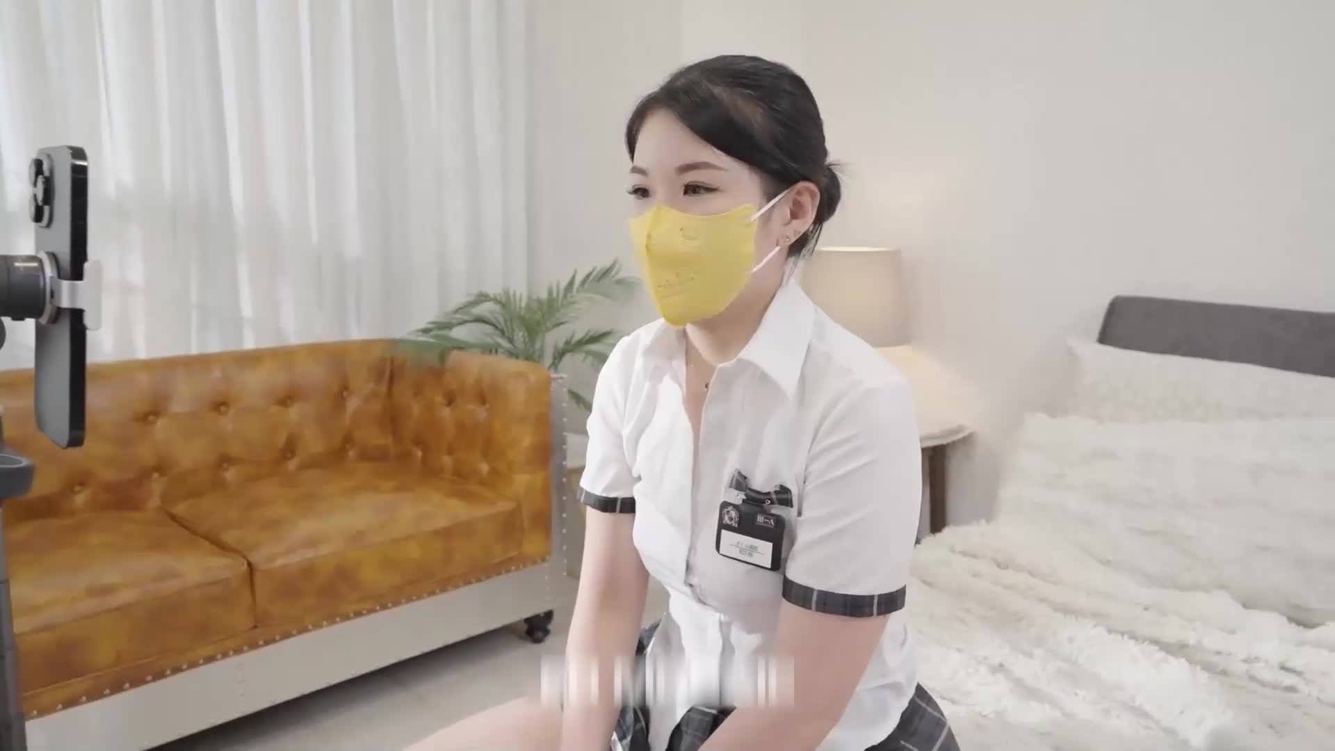 EdMosaic Erste Ansicht Masturbation! 4P gangbang X lustvolle kleine Freundin! Face Shots über ihr ganzes Gesicht!