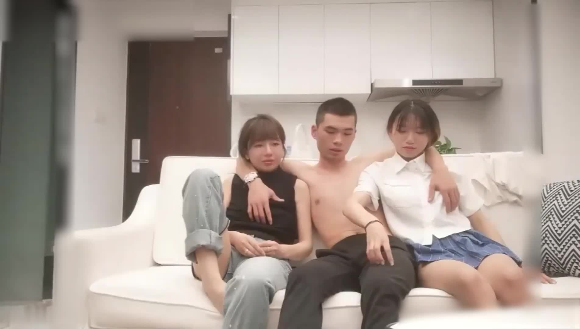 Il Dio dei Mille Chopping Scout] Chiamato sulla sua ragazza e poi chiamato una ragazza a giocare doppio volo, insieme con il bagno leccato e leccato di fronte alla telecamera pulsante figa, a cavallo duro per scopare le gambe sollevate in piedi lato nel