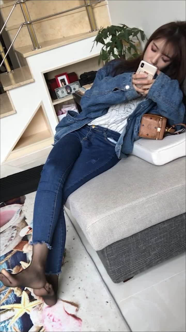 云盘高质露脸泄密】,美院拜金,高颜值小姐，沦为富家少爷性宠，户外野战，黑丝啪，商场换衣间性爱