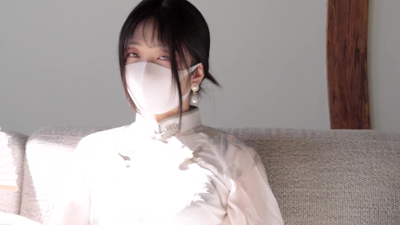 Bebek kardeş seksi cheongsam büyük uzun bacaklar maruz pembe kedi orta dışarı vermek