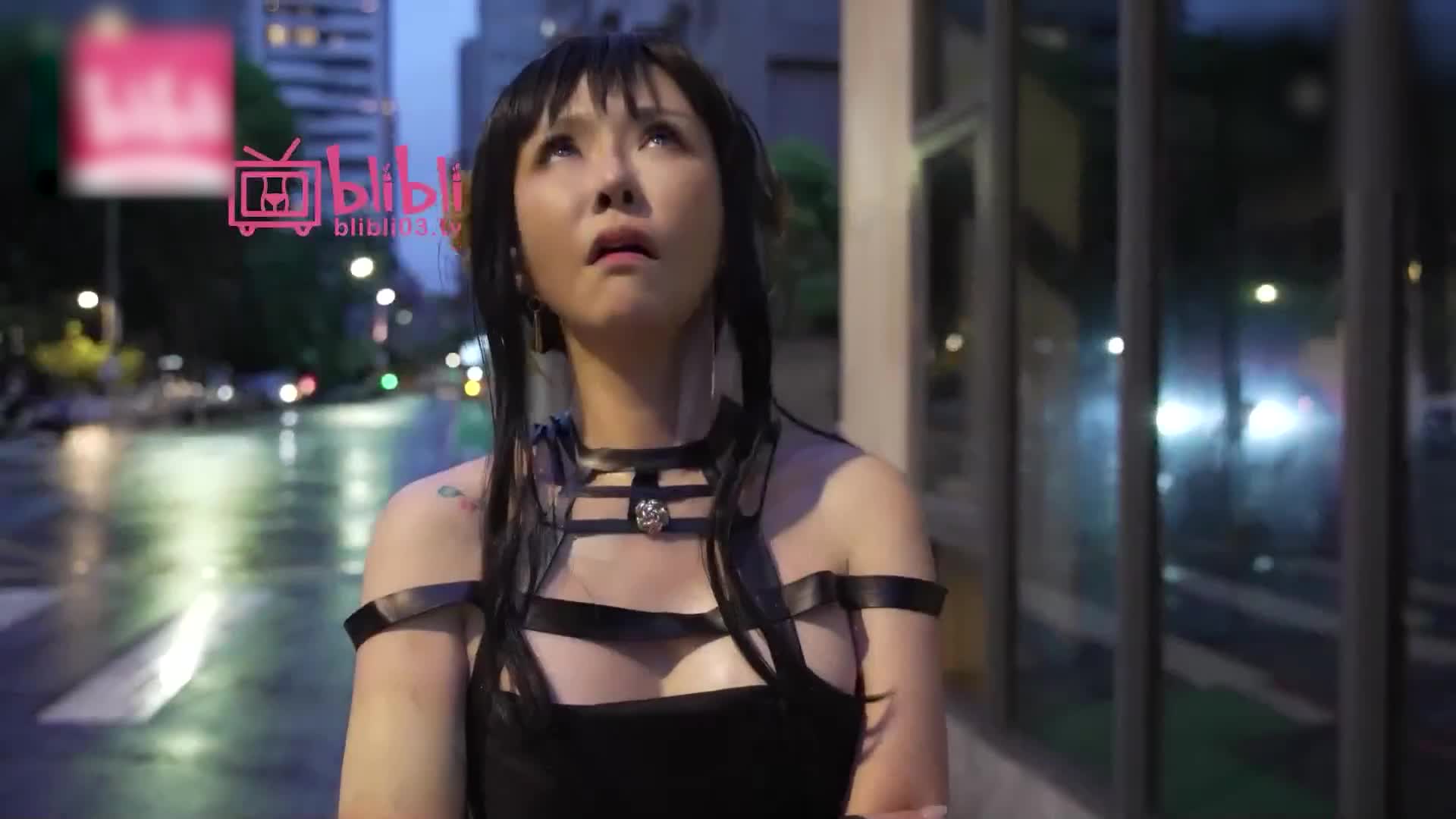 Die Frau einer Schlampe ist dabei, sich in ihren Sohn zu verlieben. Spionage Heim Replik