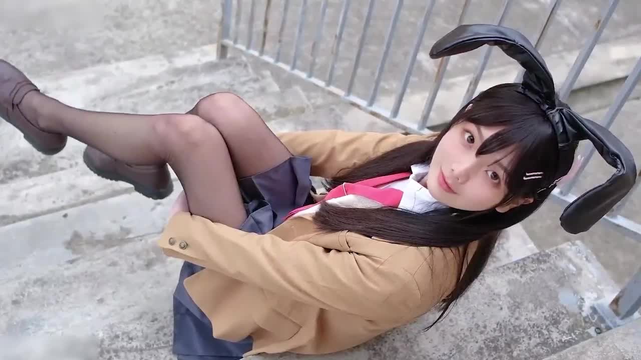 Youth invincible pure love uniform dew face beauty girl, jade feet sexy black silk, hairless beauty abalone, milk SPA, bottle rubbing force masturbation