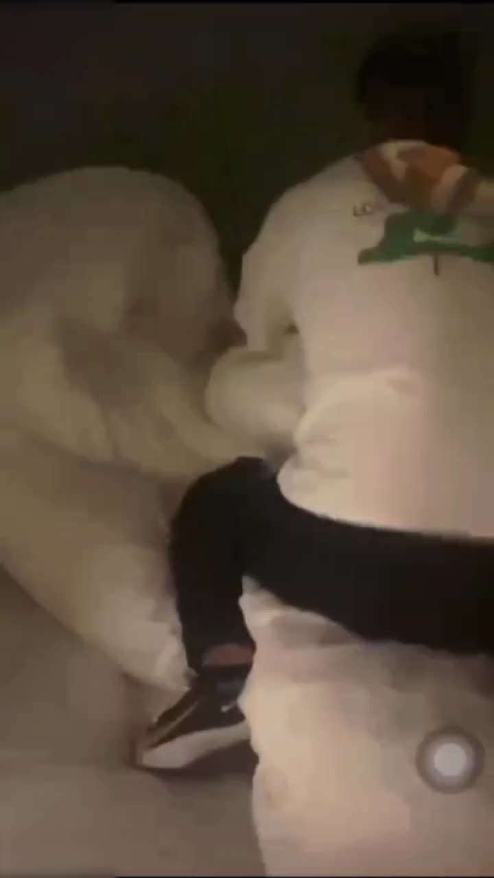 ¡Brillante! Atrapar a un adúltero en la cama