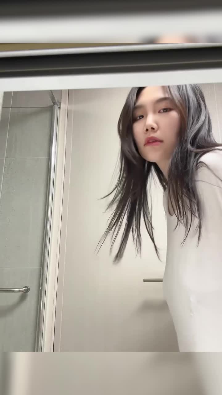 Estou tão entusiasmada. As mamas molhadas são as mais mortíferas.