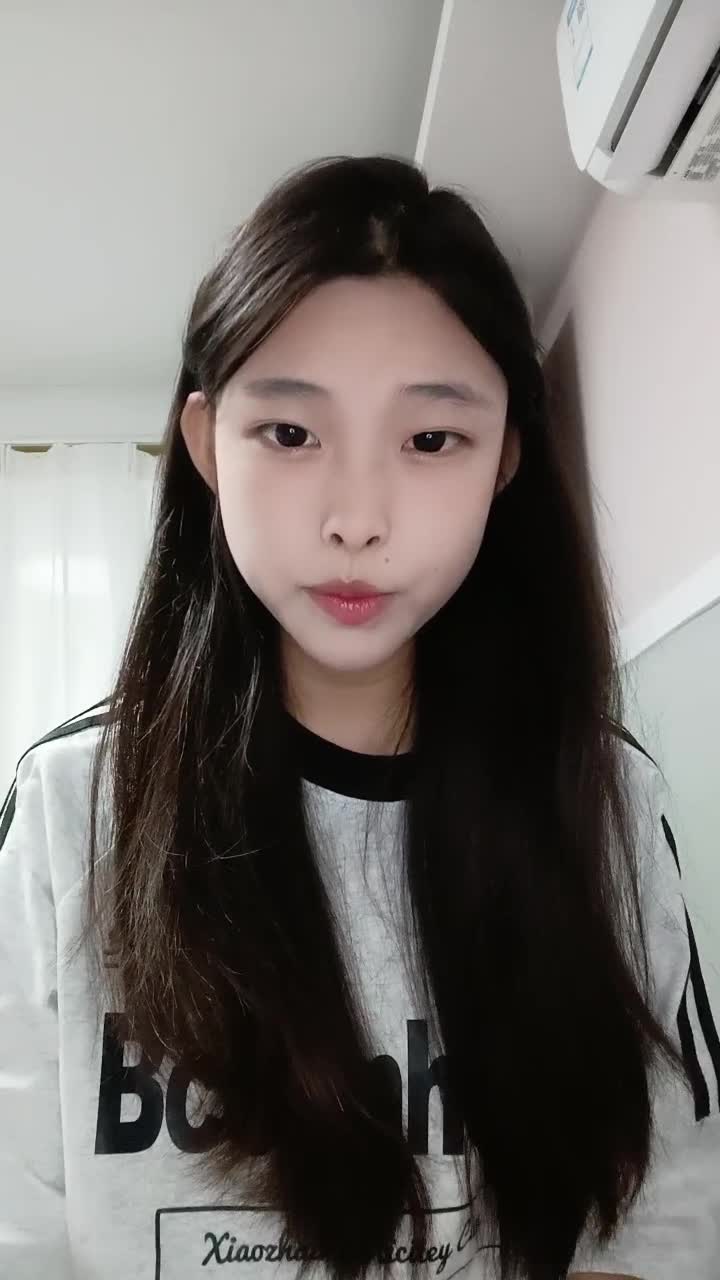 Las pequeñas fresas son realmente delicioso] colegialas puras G leche belleza cara punto mismo marco baile caliente masturbación belleza