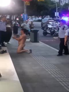 近期热点事件1美院教授强奸女学生2沪上阿姨包养小鲜肉3女神带孩子出轨被抓4.瑞安某医院裸男爬行5中学校服女孩性瘾症