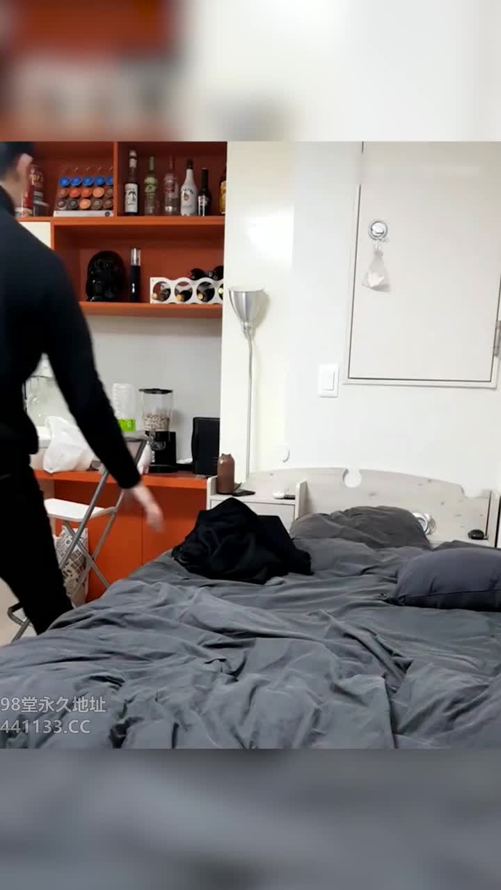 Thông tin rò rỉ cao cấp lan truyền khắp mạng, ông Kim, một chuyên gia về bong bóng, hẹn hò ❤️ tại quán bar và gặp một cô gái xinh đẹp mặc áo đỏ có phong thái tốt.