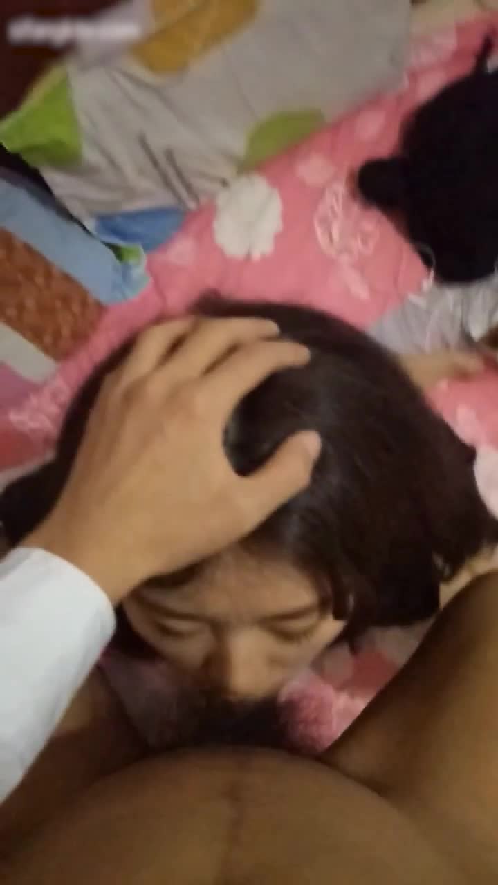 [편집자 추천] 도어 이벤트 산동대 조용한 안경 여대생과 남자 친구 교외 동거 일상 섹스 셀카, 단순한 소녀가 대조적 인 암캐로 코치 됨