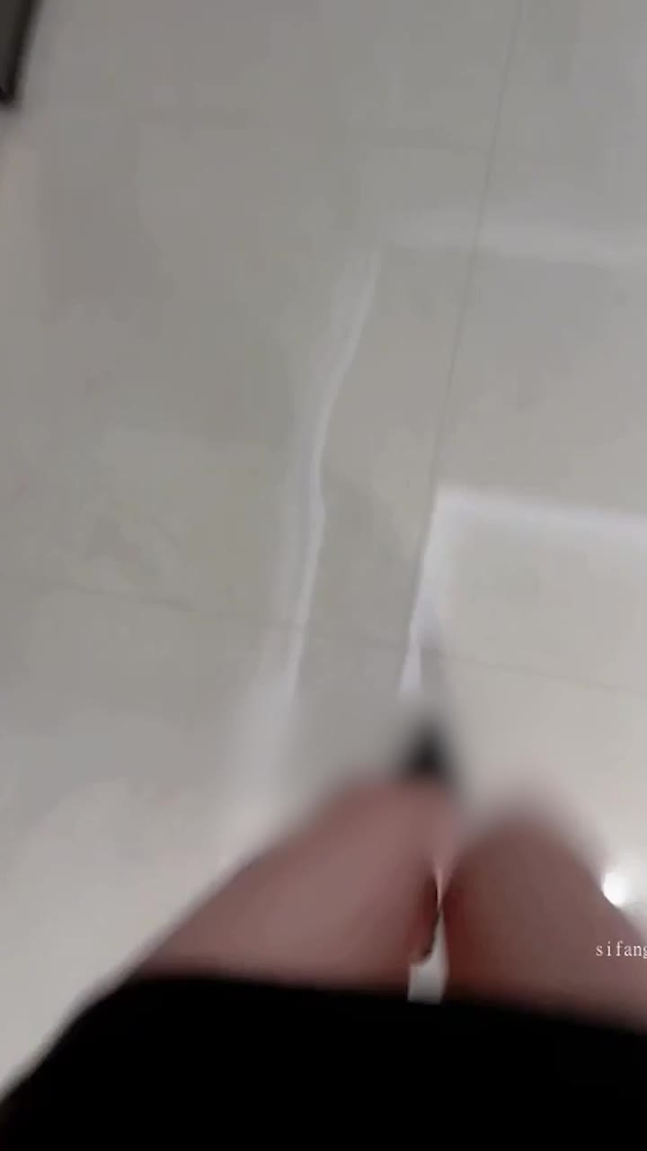 91porn.porn - 小美miyoki」跑去男厕自慰潮吹也是不错体验