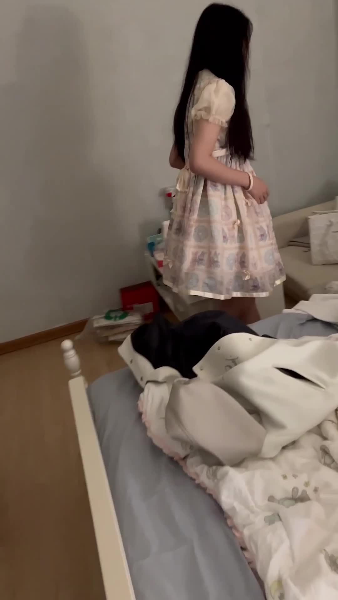 av 国产 - 洛丽塔小萝莉，被强行按倒胯下吃鸡吧操逼