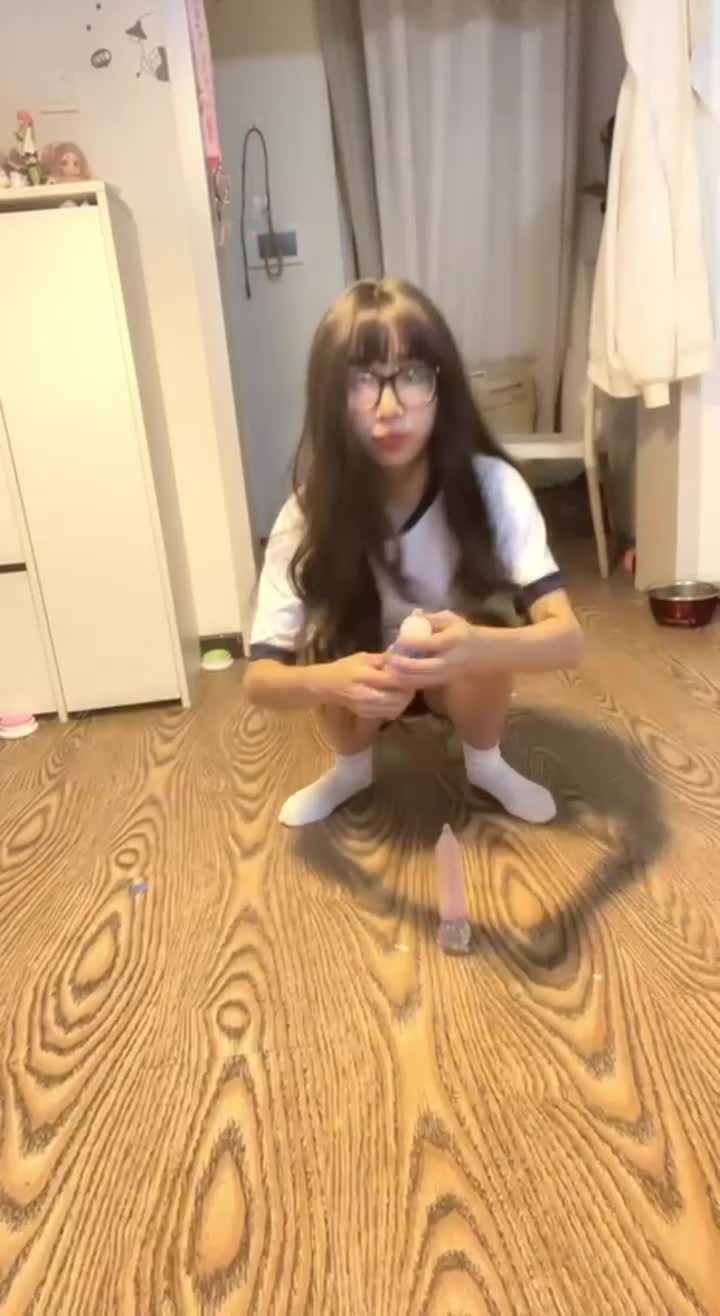 sgao24 91porn - Học cách tự sướng bằng cách thè lưỡi như chó