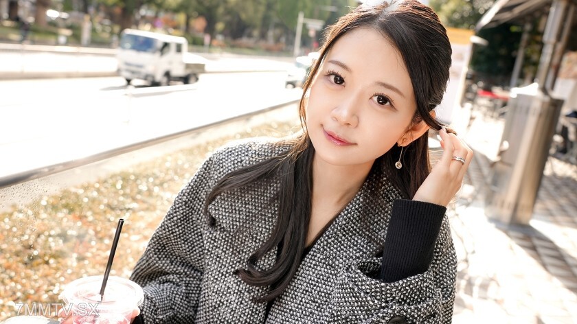 Người đẹp khỏa thân - Kasumi là một nhân viên văn phòng ngoài 30 tuổi, có nụ cười và giọng nói dễ thương, cô ấy giơ hai chân lên và van xin được "cái đó". Cô ấy thật khó chịu như vậy! [Lần đầu tiên quay phim] Ứng dụng trực tuyến → Thử nghiệm quay phim AV 